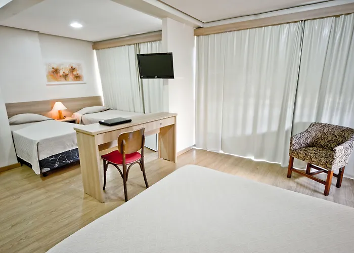 Hotel Dan Express - Proximo Ao Complexo Santa Casa E Araujo Viana 3*