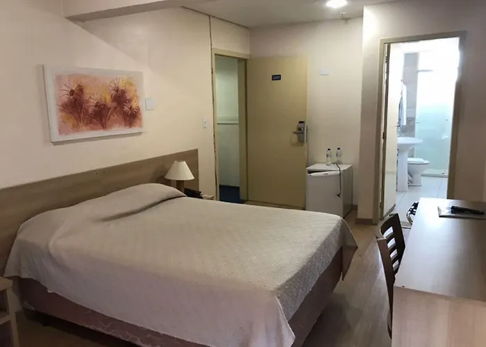 Hotel Dan Express - Proximo Ao Complexo Santa Casa E Araujo Viana 3*