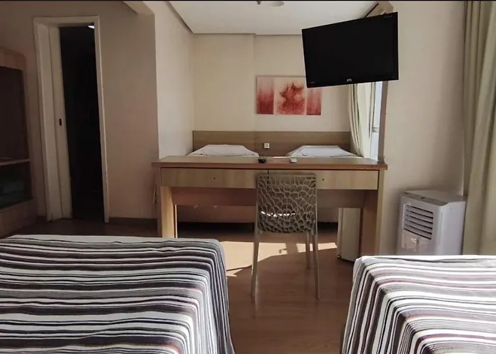 Hotel Dan Express - Proximo Ao Complexo Santa Casa E Araujo Viana