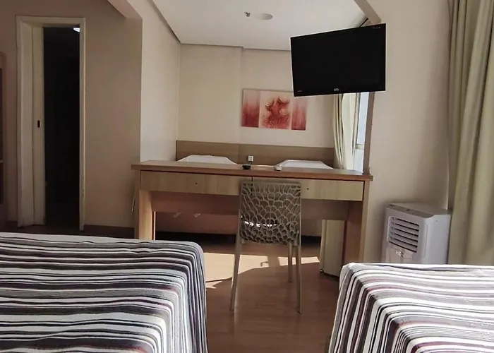 Hotel Dan Express - Proximo Ao Complexo Santa Casa E Araujo Viana Porto Alegre